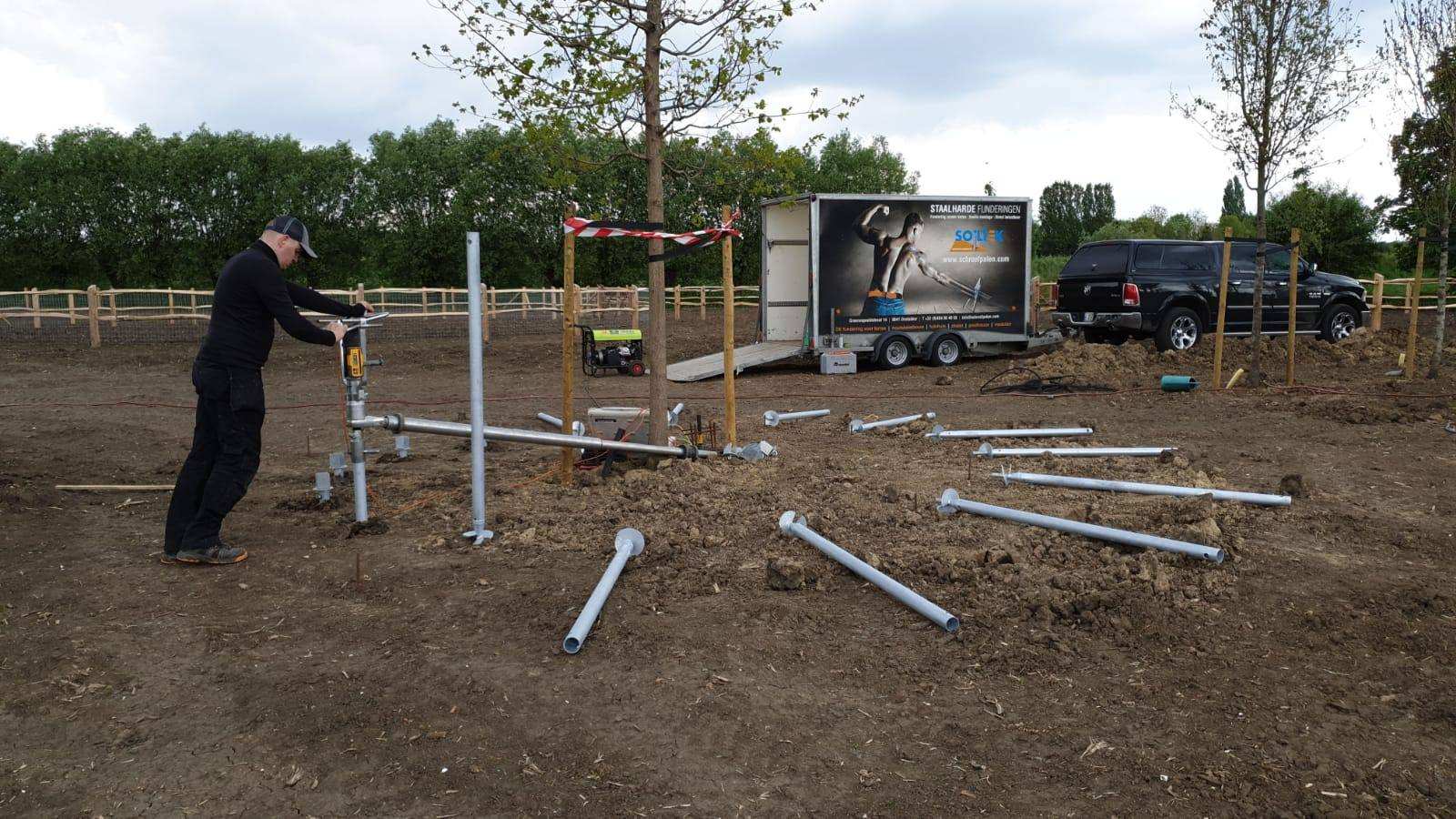 HELIX skruvpålar installerade för hand